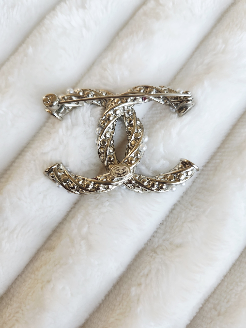 Authentic Chanel Pearl & Pink Crystal CC Brooch - Picture 2 of 4